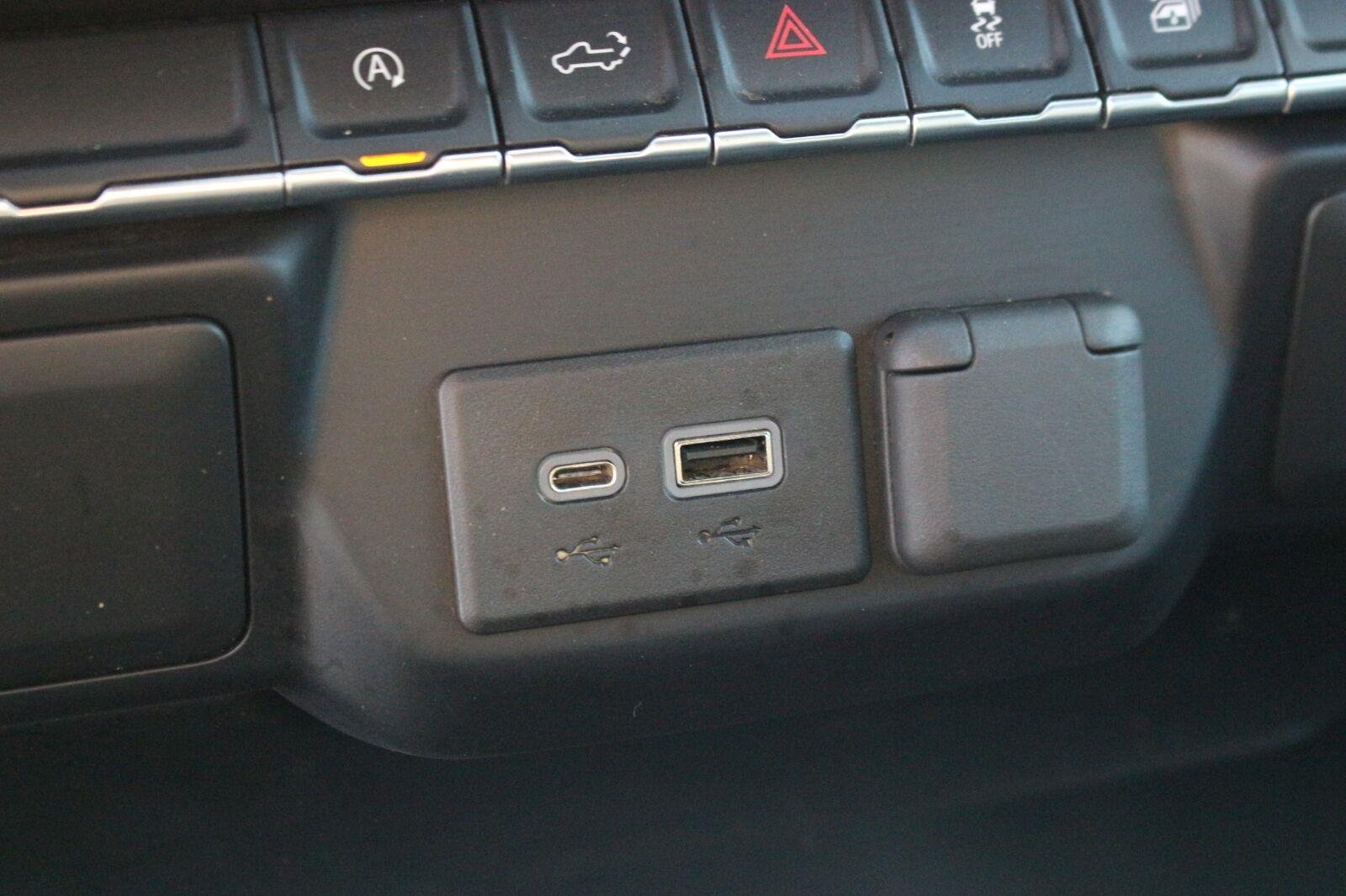 Used 2020 ONYX BLACK GMC Elevation image 27
