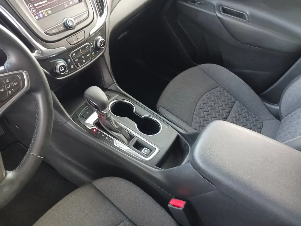 Used 2024 Summit White Chevrolet LT image 11
