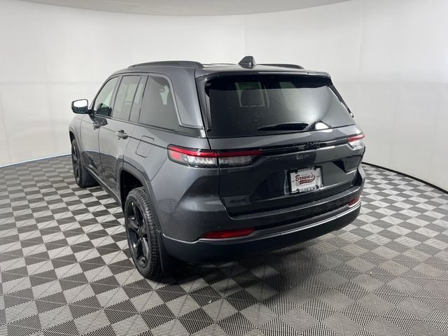 New 2026 Baltic Gray Metallic Clear-Coat Exterior Paint Jeep Limited image 3