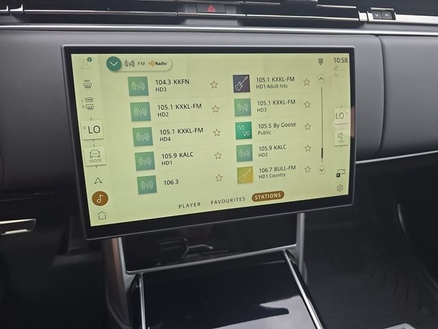 New 2026 Carpathian Grey Land Rover SE image 15