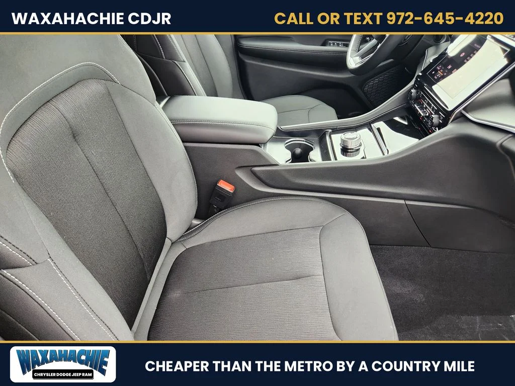 New 2026 Velvet Red Pearl-Coat Exterior Paint Jeep Laredo X image 11