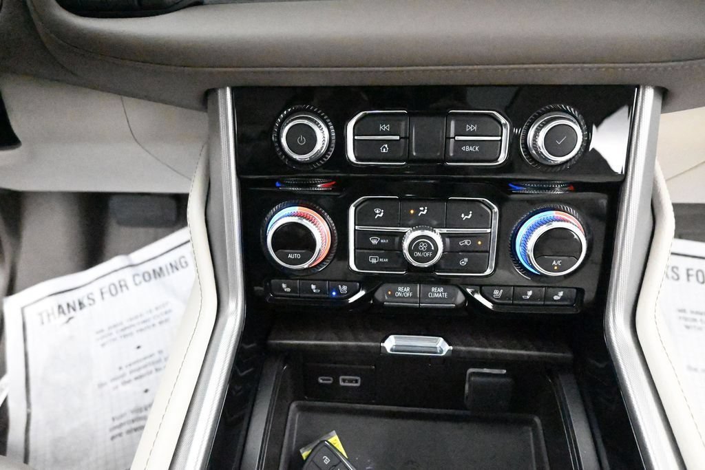 Used 2023 White Frost Tricoat GMC Denali image 13