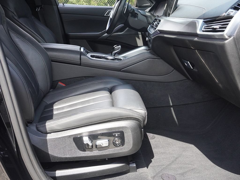 Used 2022 Black BMW xDrive40i image 29