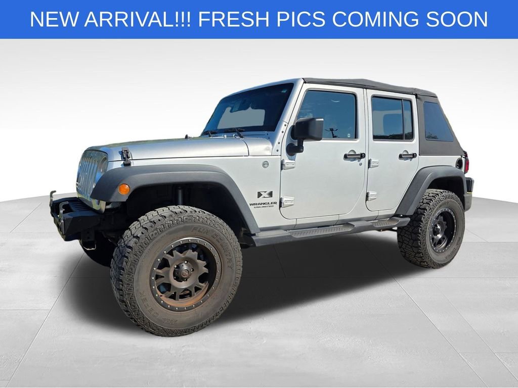Used 2009 Silver Jeep X image 2