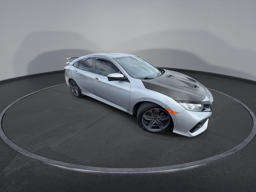Used 2017 Lunar Silver Metallic Honda Si image 2