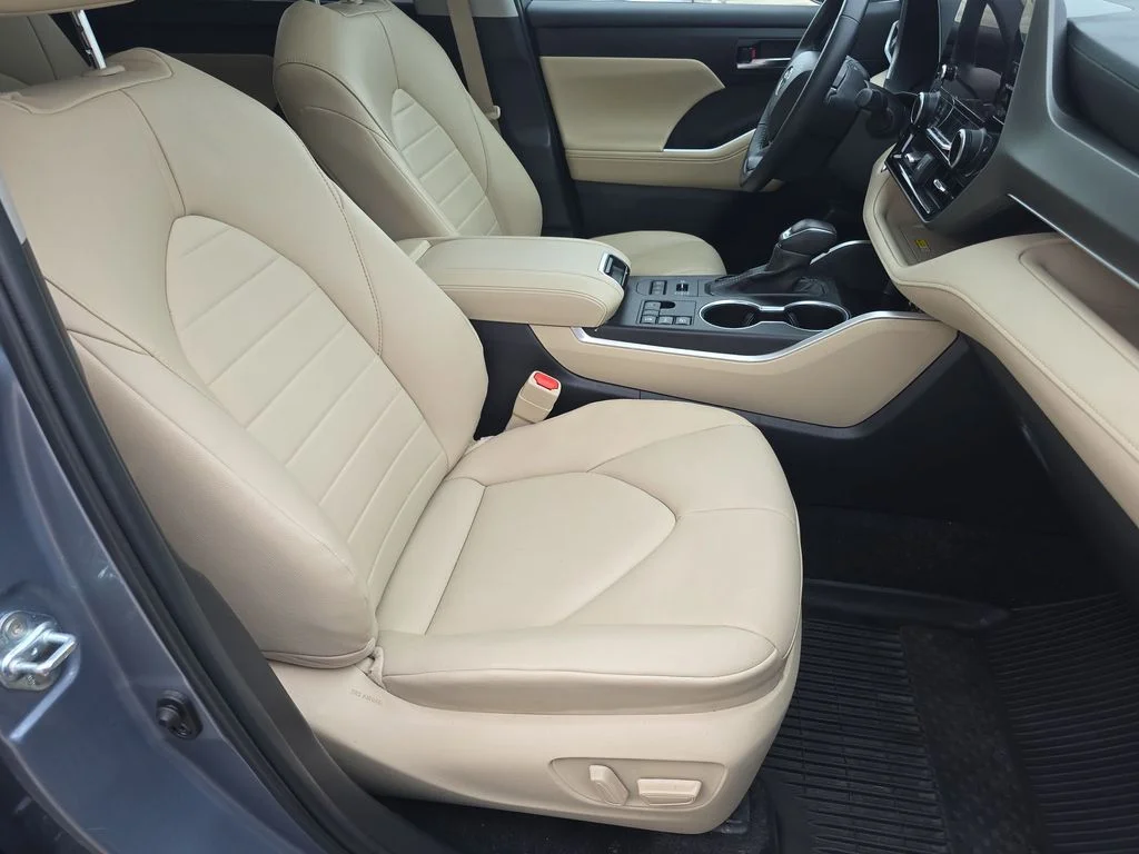 Used 2024  Toyota XLE image 38