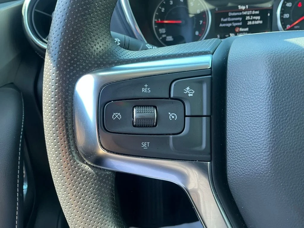 Used 2025 White Chevrolet LT image 23