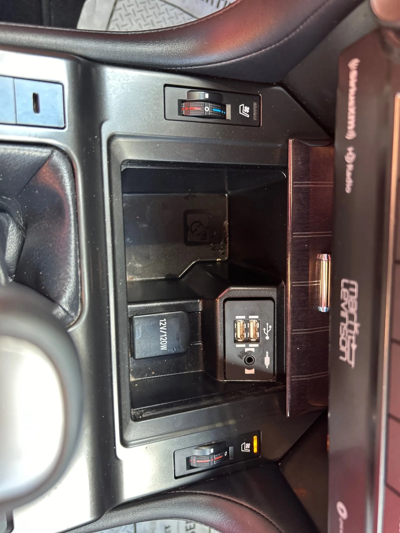 Used 2023  Lexus GX 460 Luxury image 14