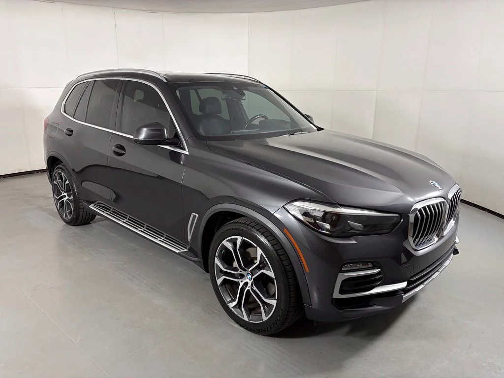 Used 2020 Gray BMW sDrive40i image 2