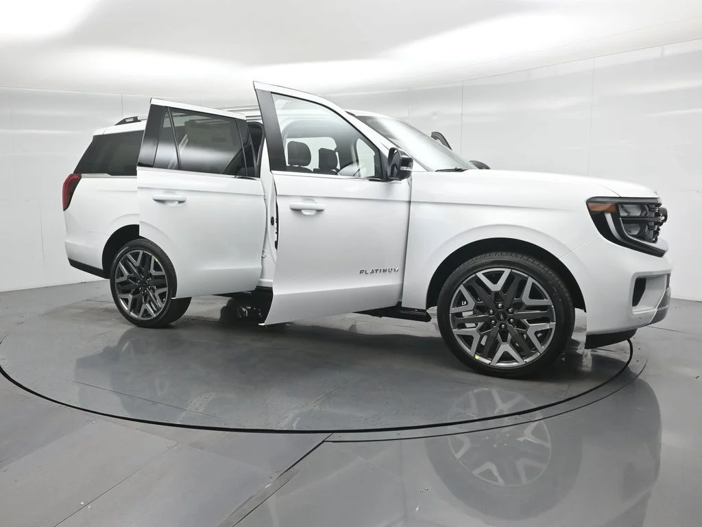 New 2025 Oxford White Ford Platinum image 33