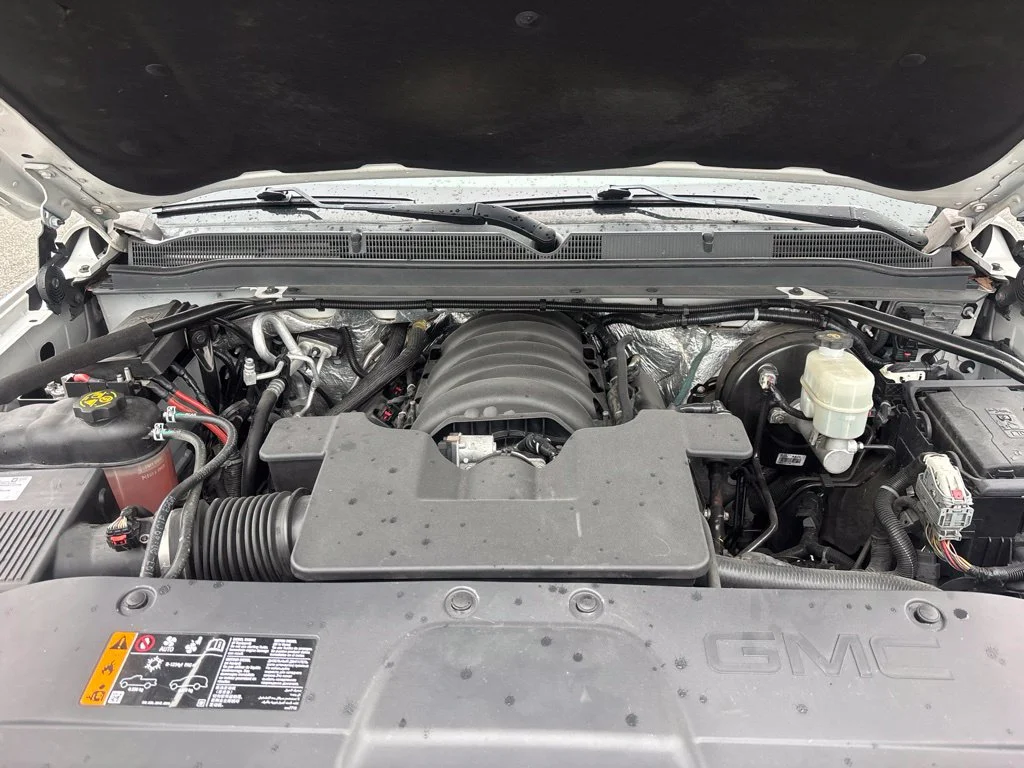 Used 2018 White GMC Denali image 25