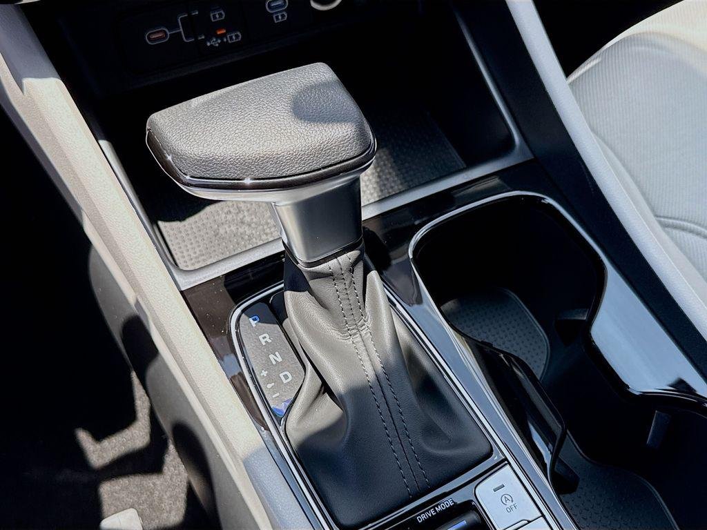 New 2026 Phantom Black Hyundai SEL FWD image 13