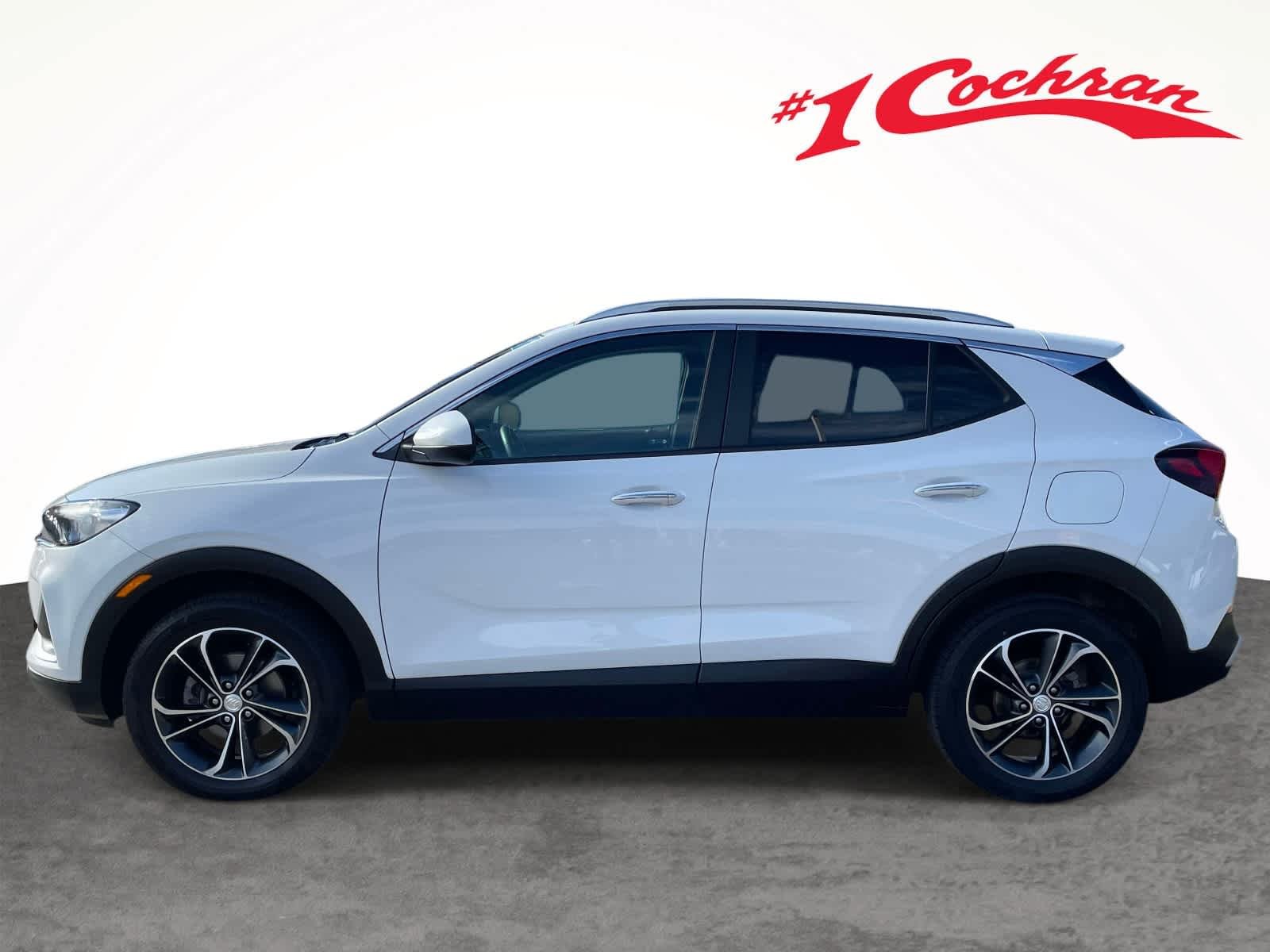 Used 2022 Summit White Buick Select image 15