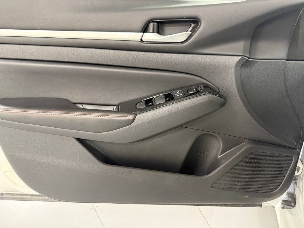 2024 Nissan Altima SR - Photo 11