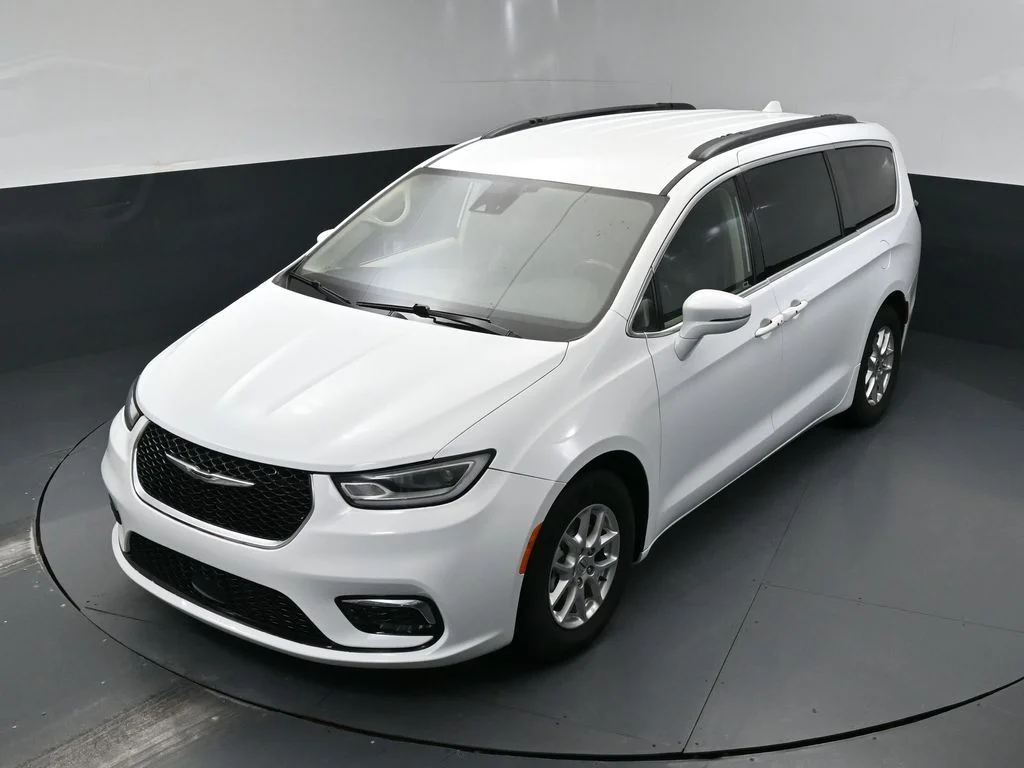 Used 2022 White Chrysler Touring L image 34
