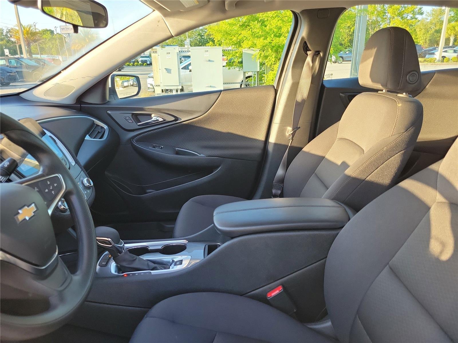 Used 2024 Summit White Chevrolet LT image 13