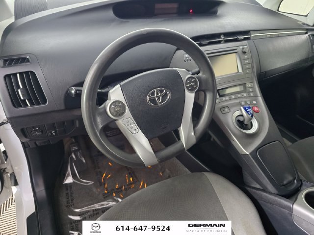 Used 2012 White Toyota Three image 17