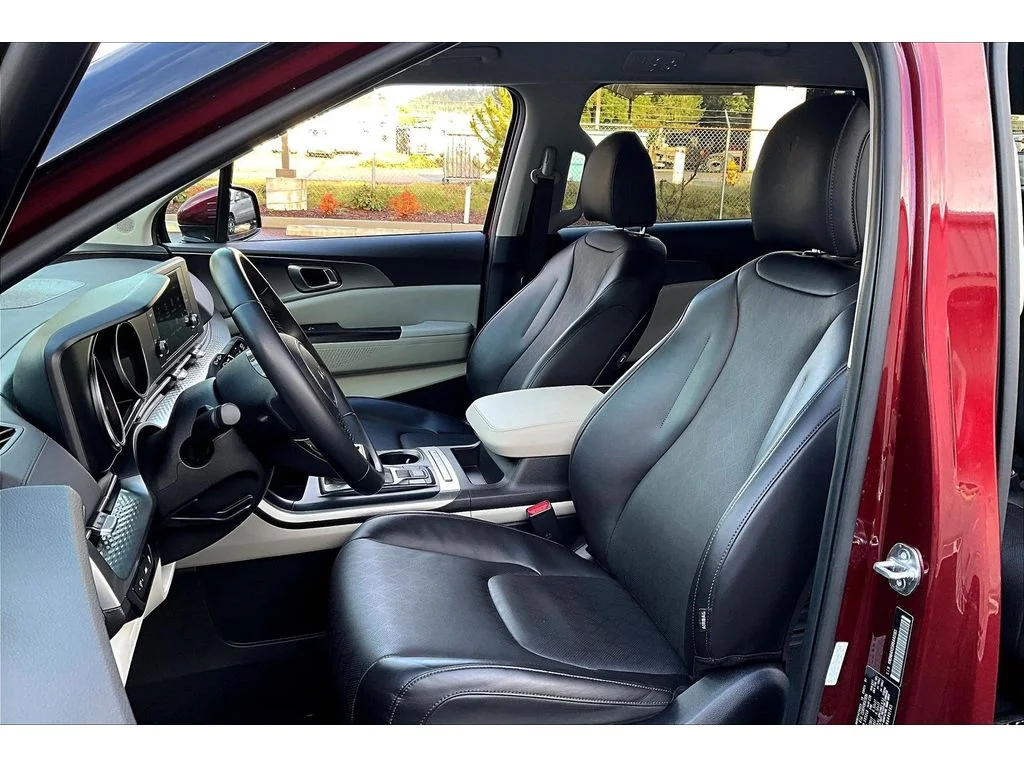 Used 2024 Flare Red Kia LX image 24