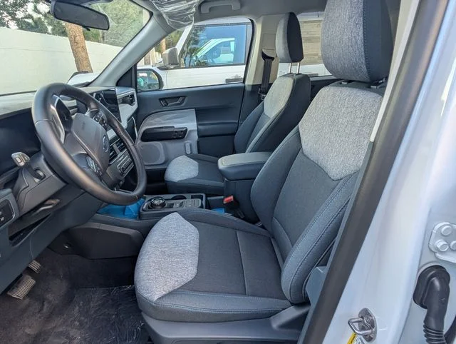 New 2025 Oxford White Ford XLT image 6