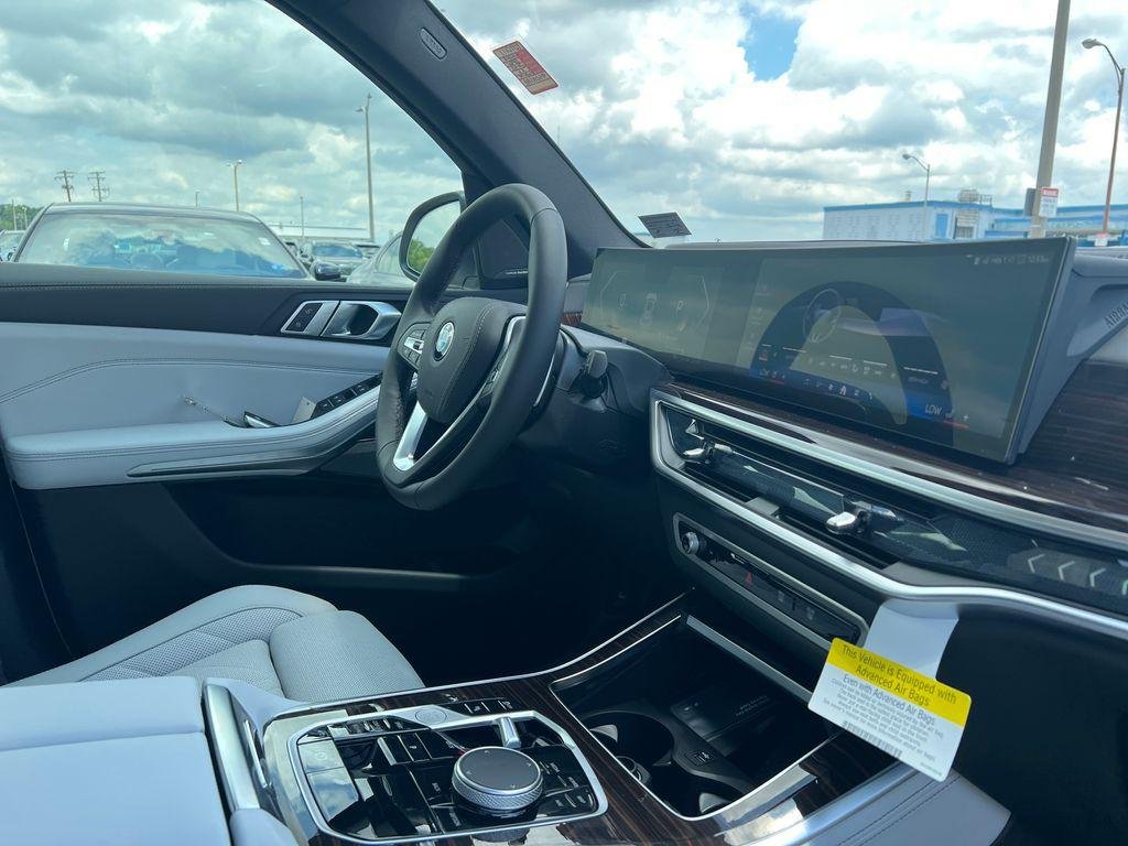 New 2026 Mineral White Metallic BMW xDrive40i image 28