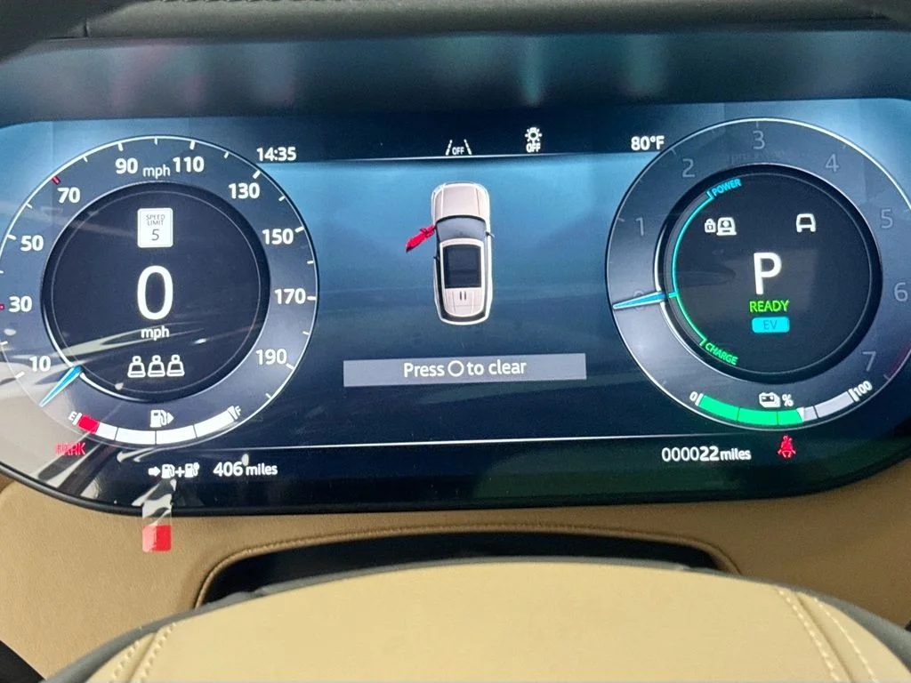 New 2026 Ostuni Pearl White Land Rover SE image 12