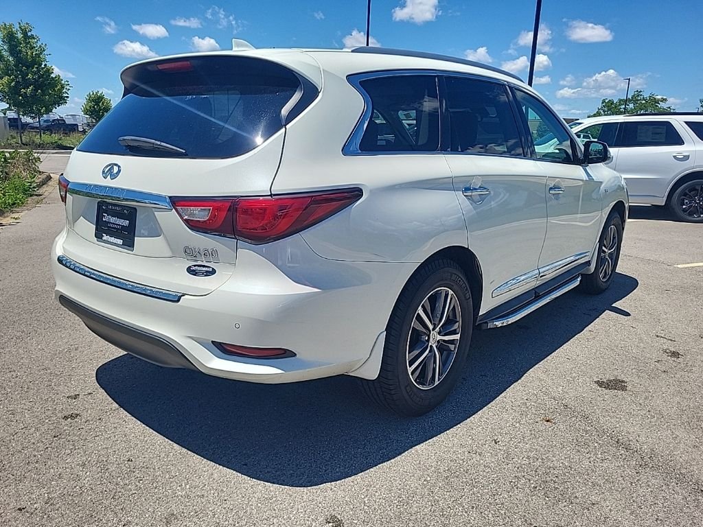 Used 2017 White INFINITI Base image 5