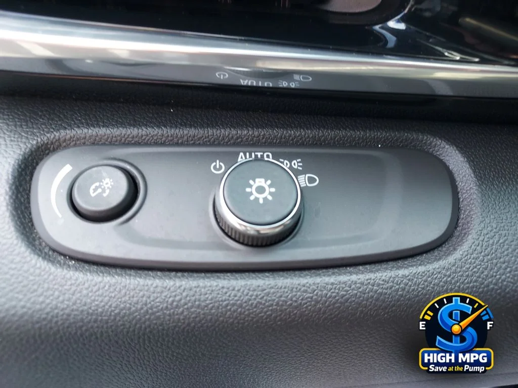 Used 2024 Gray Buick Avenir image 18