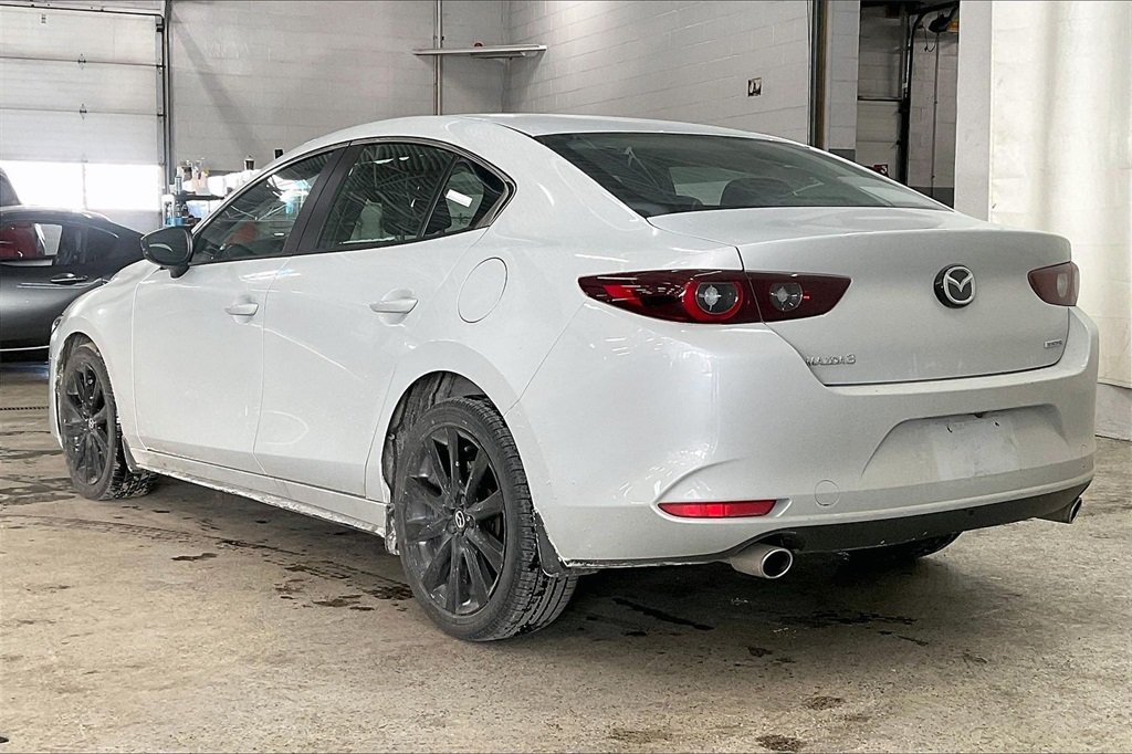 2025 MAZDA MAZDA3 - Image 9