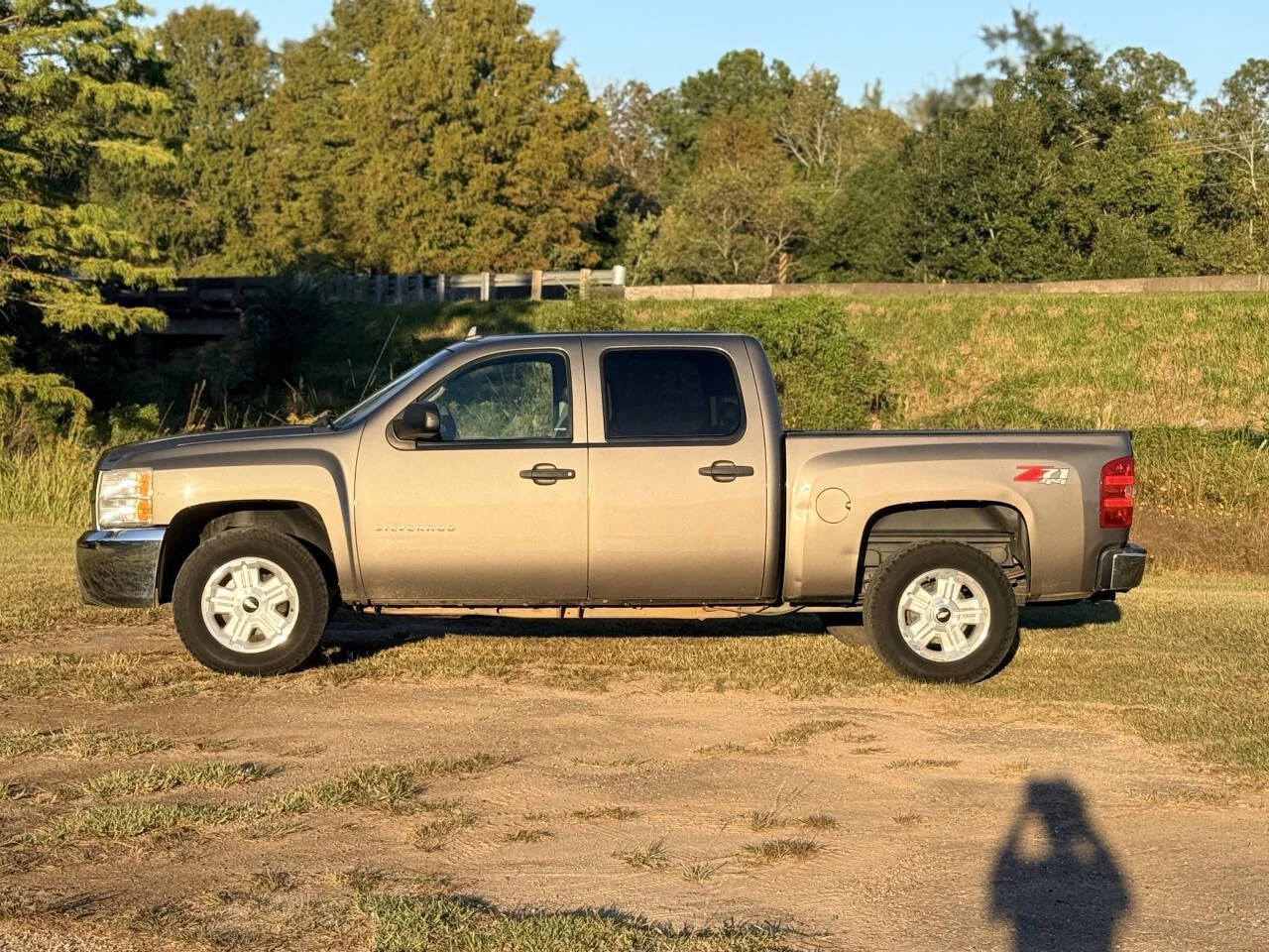 Used 2013 Pewter Chevrolet LT 4x4 4dr Crew Cab 5.8 ft. SB image 2