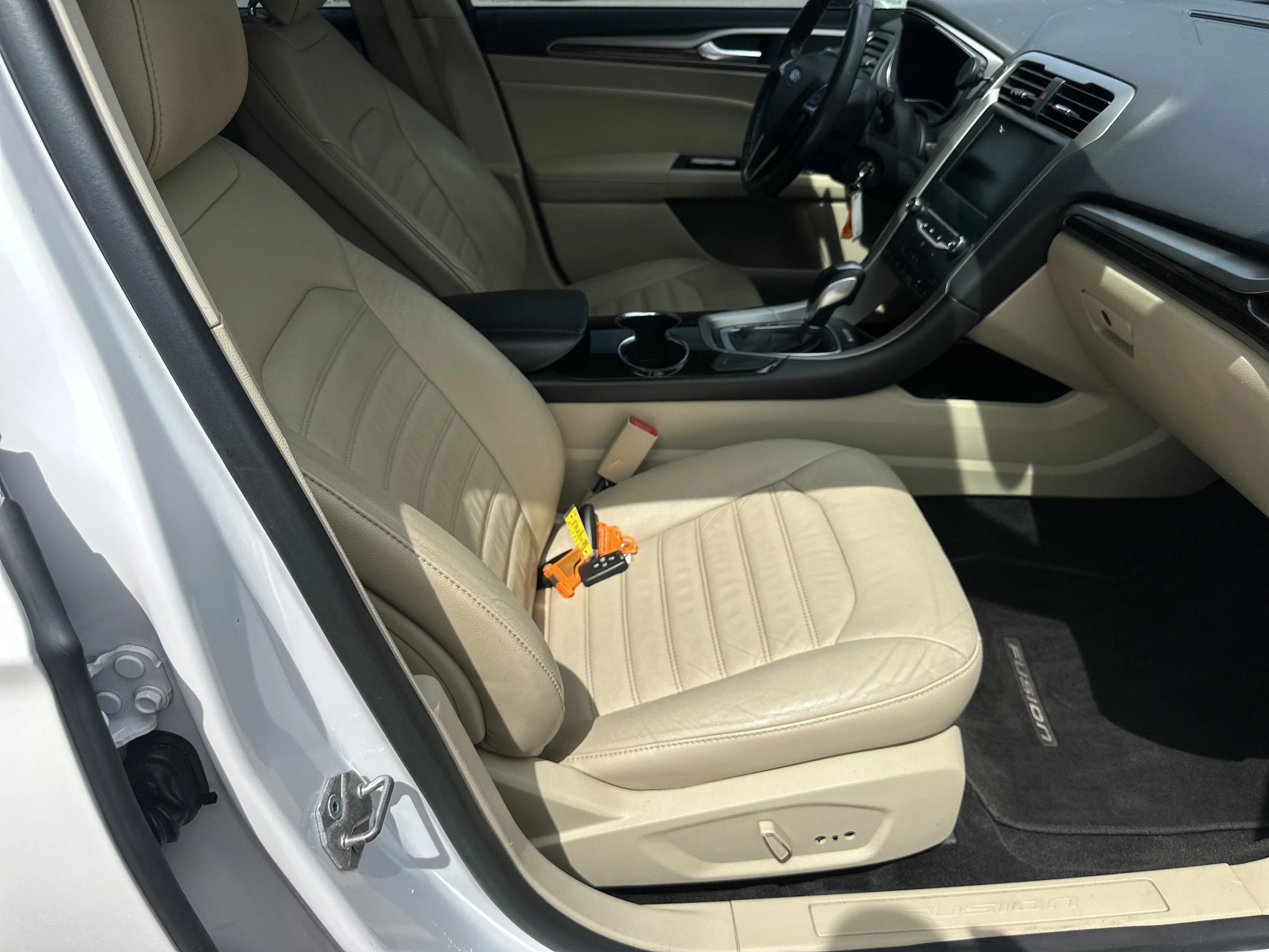 Used 2014 WHITE Ford SE image 13