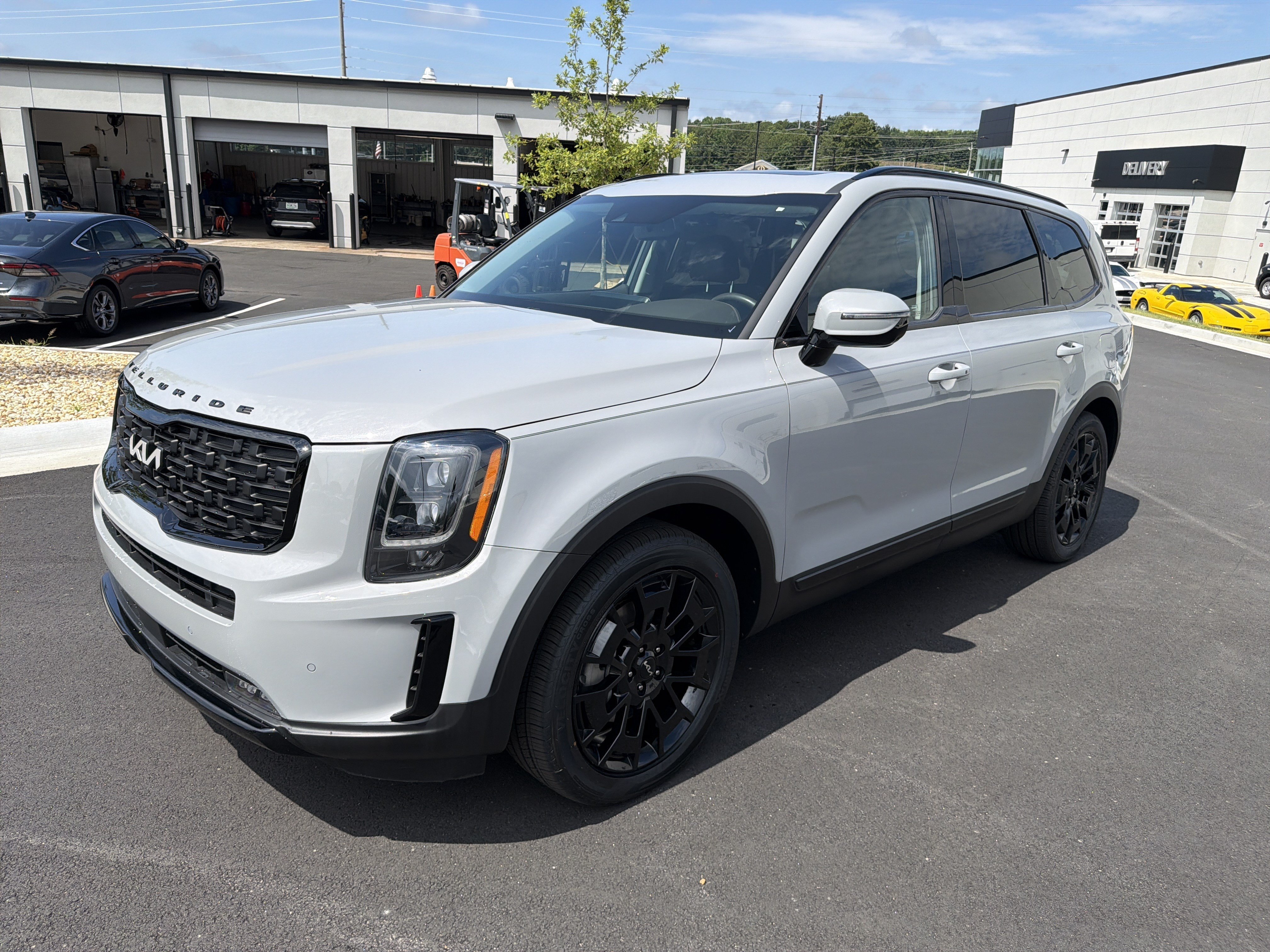 Certified Used 2022 Wolf Gray Kia SX image 3