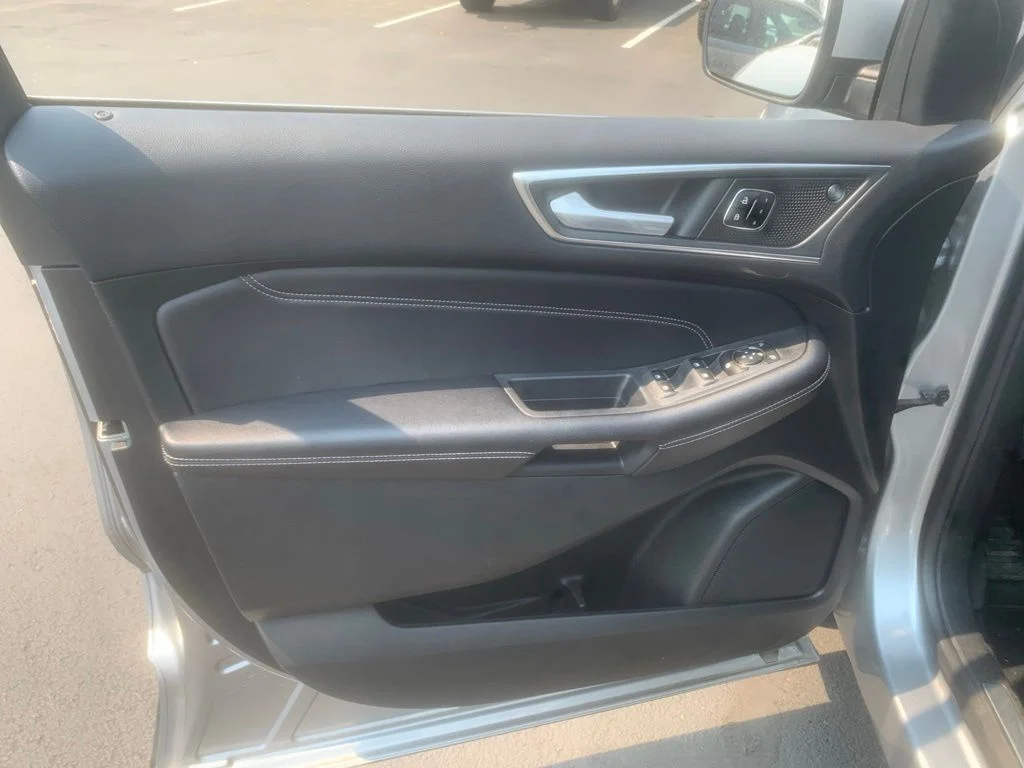 Used 2022 Silver Metallic Ford Titanium image 9