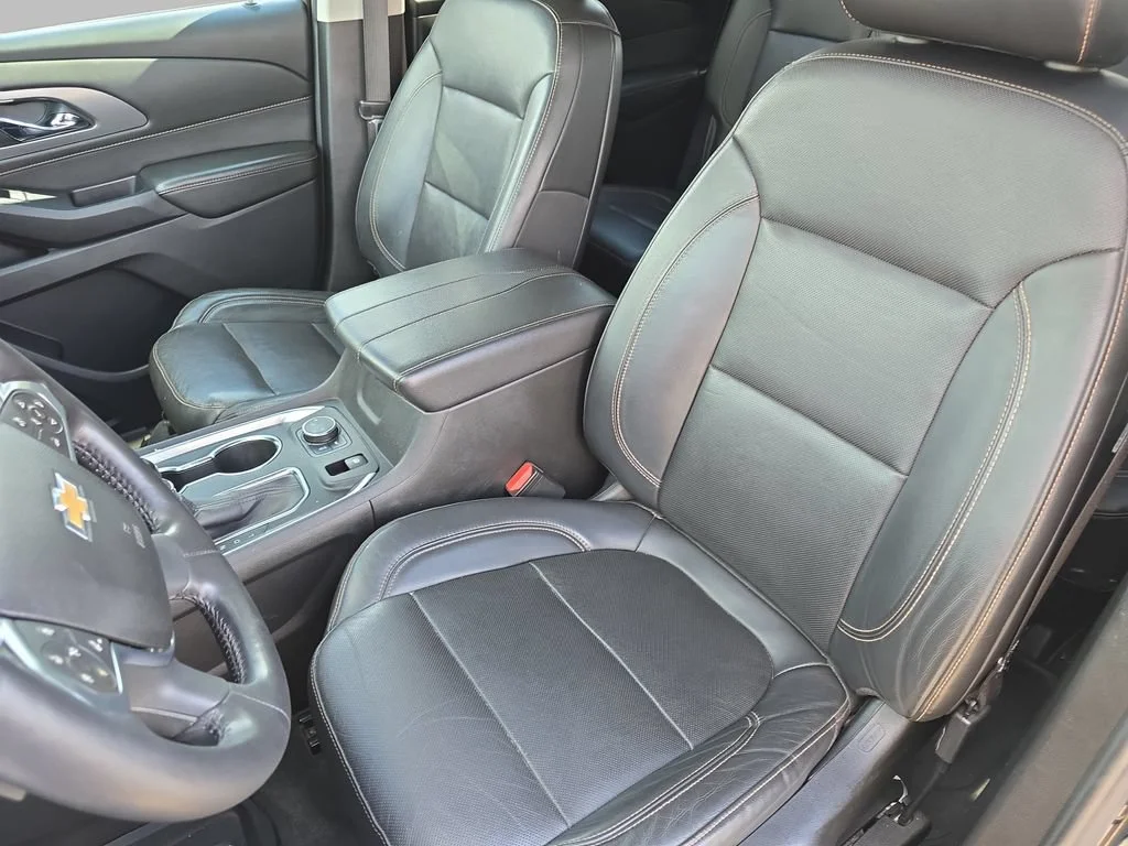 Certified Used 2021 MOSAIC BLACK METALLIC Chevrolet Premier image 17
