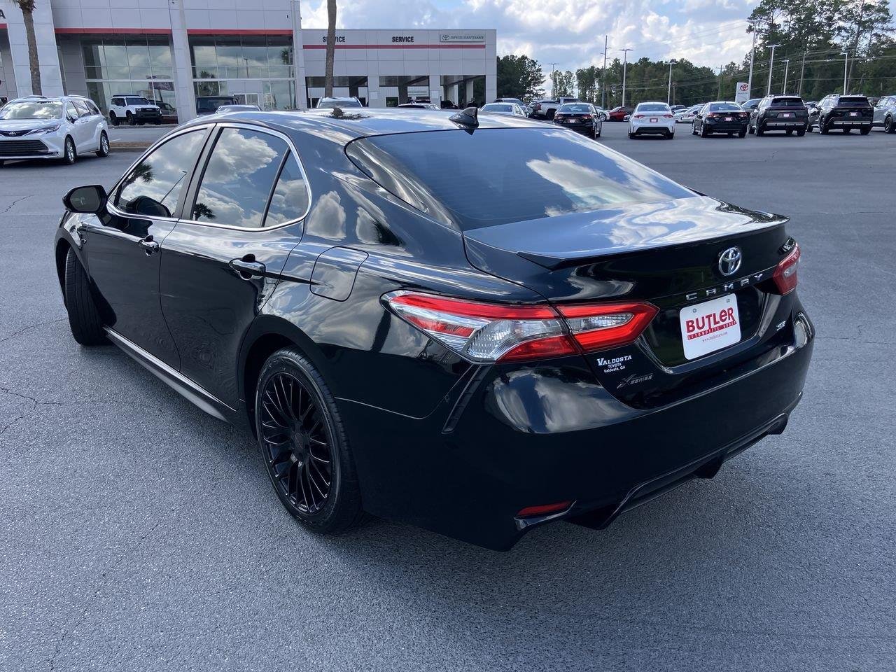 Used 2019 Black (Midnight Black Metallic) Toyota SE image 3