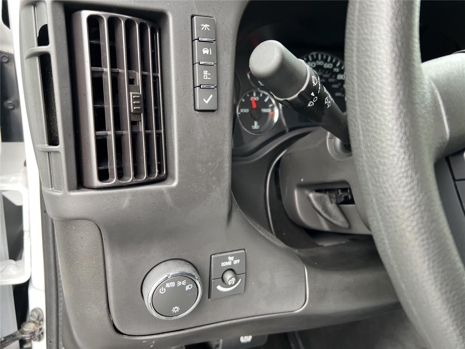 New 2025 Summit White GMC 1WT image 23