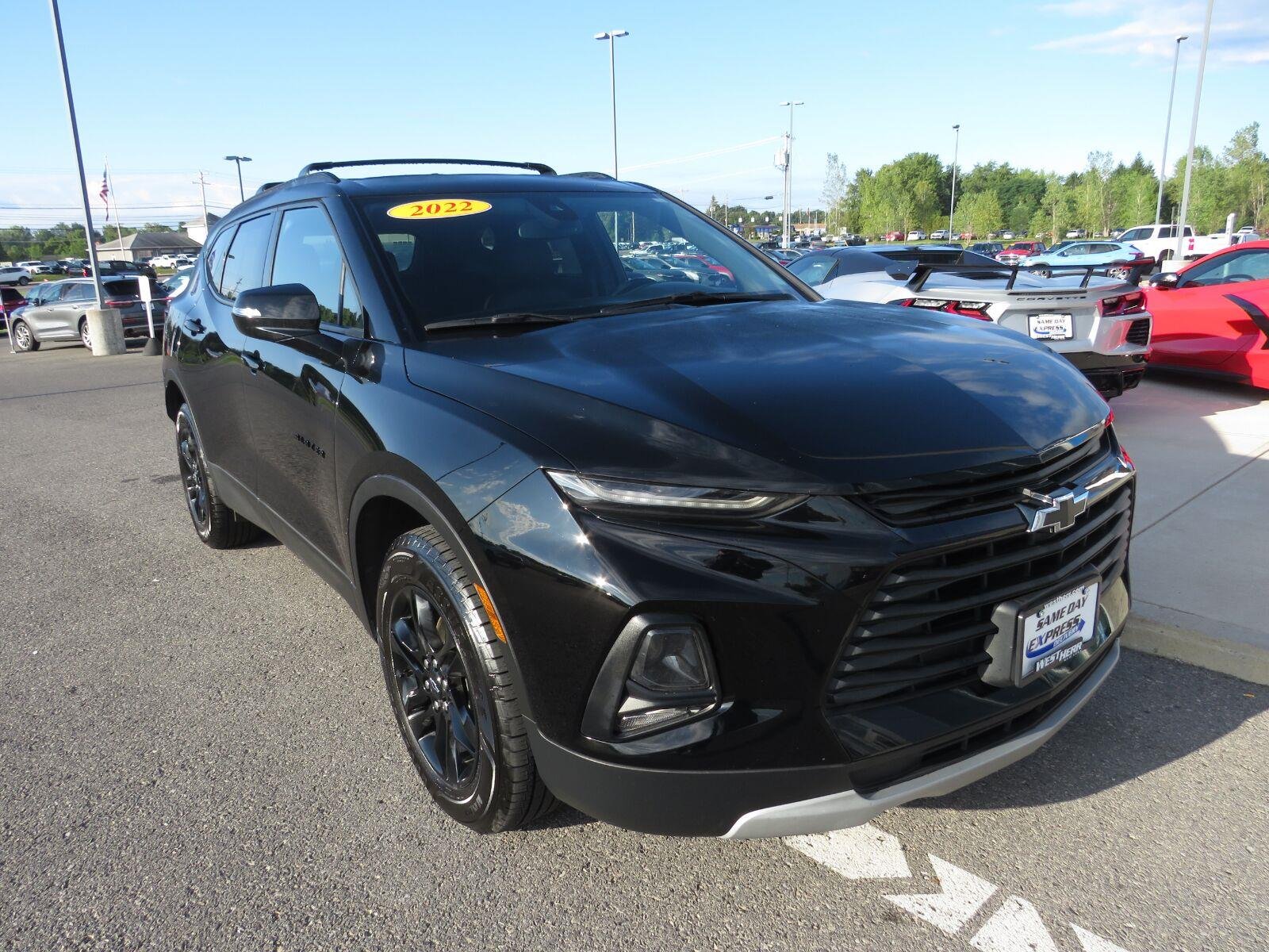 Used 2022 Black Chevrolet LT image 2
