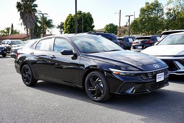 Used 2026 Black Hyundai SEL Sport image 5