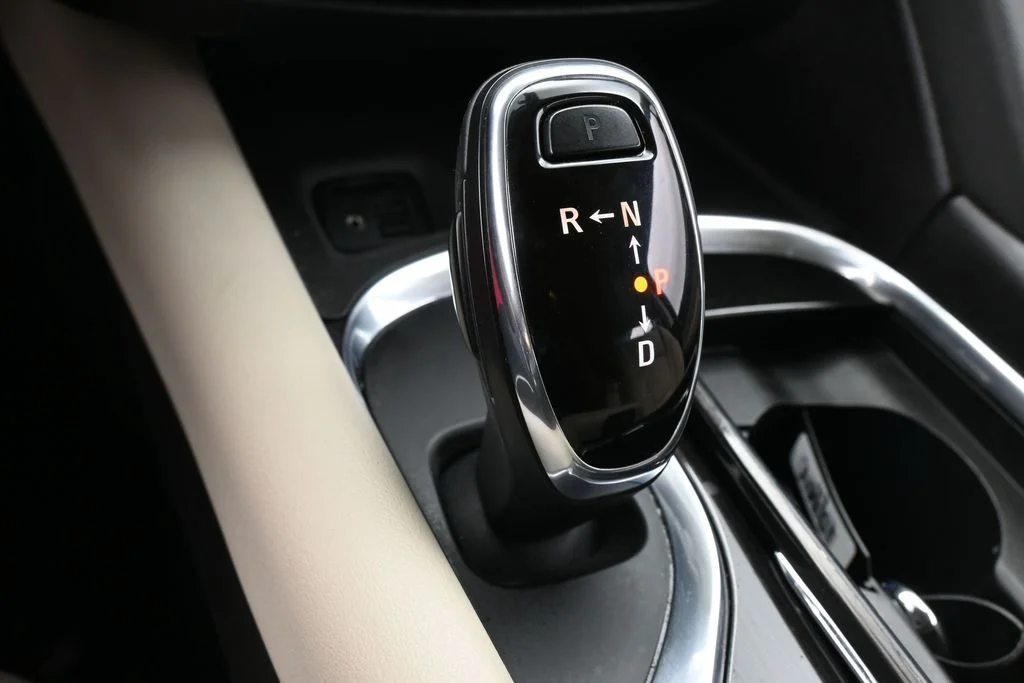 Used 2020 Red Quartz Tintcoat Buick Essence image 21