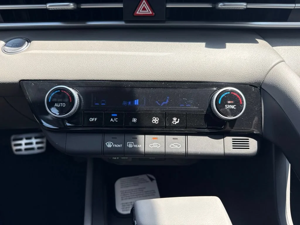 Used 2026 Silver Hyundai SEL Sport image 17