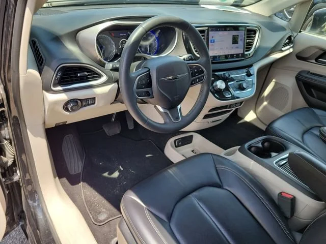 2023 Chrysler Pacifica Touring L - Photo 24