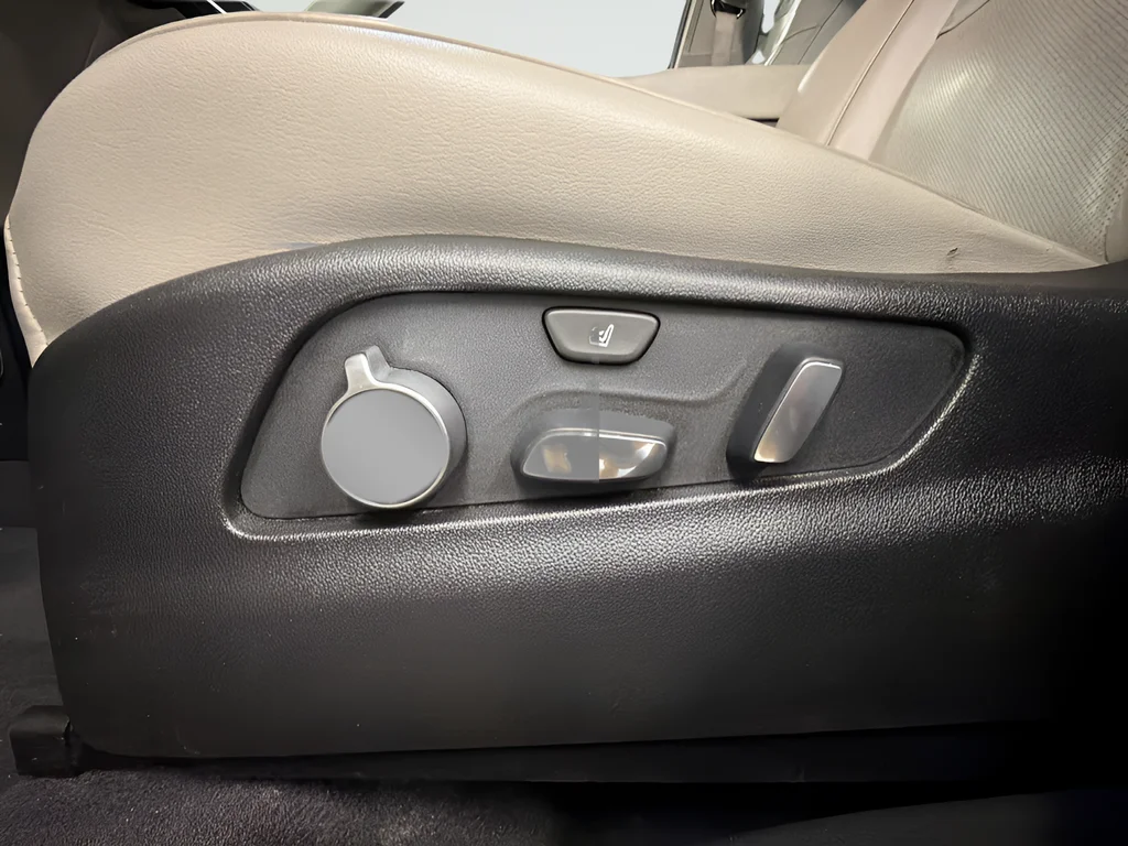 Used 2019 Gray Cadillac Premium Luxury image 31