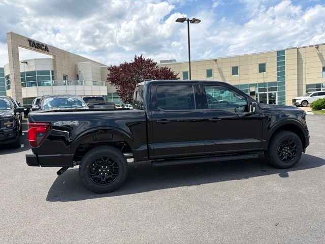 New 2026 Agate Black Metallic Ford XLT image 2