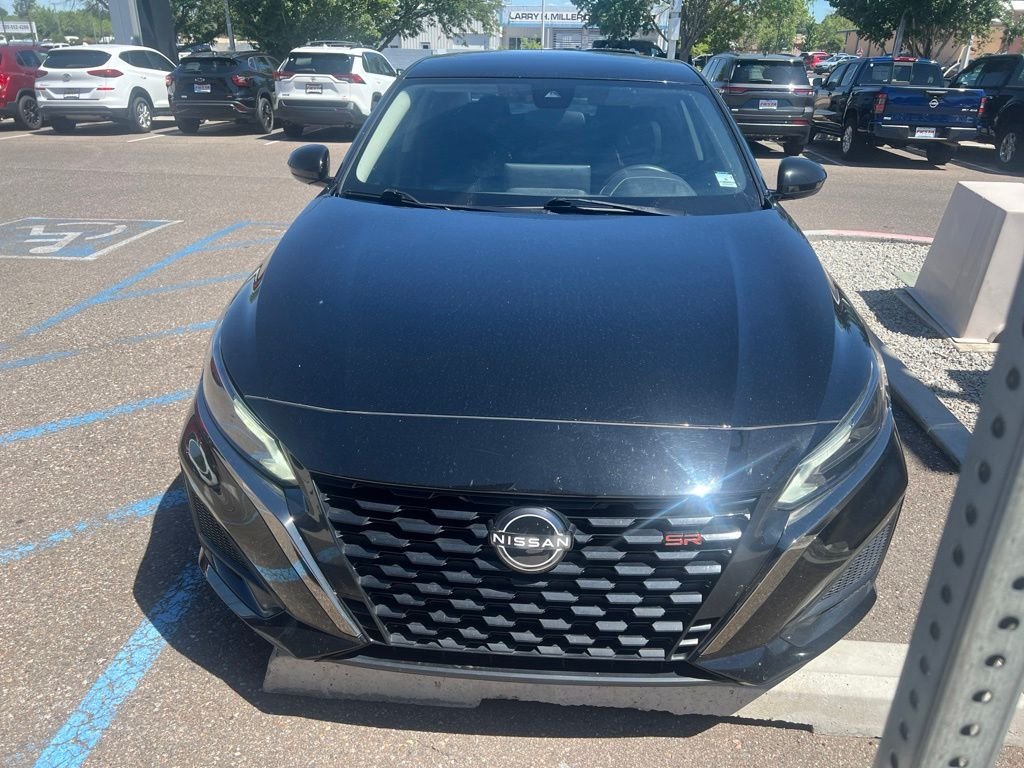 Used 2024 Black Nissan 2.5 SR image 4