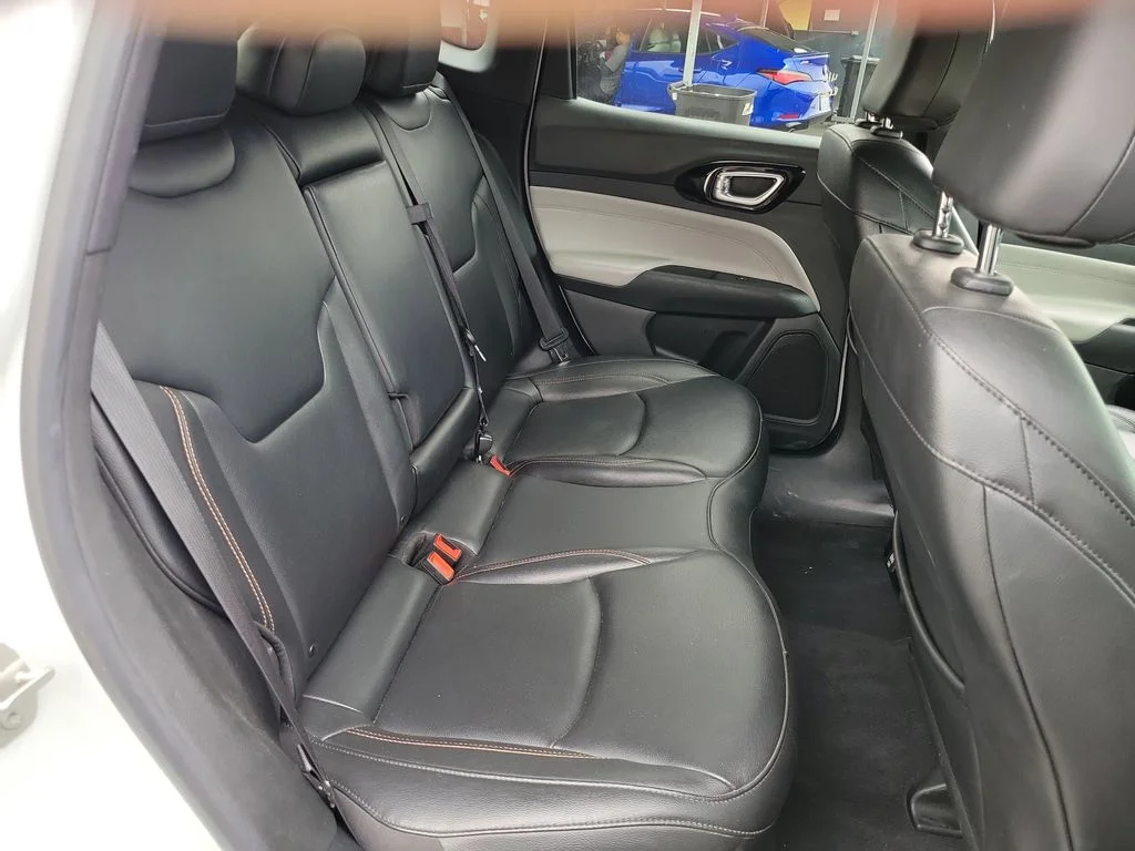 Used 2024 White/off-white Jeep Limited image 22
