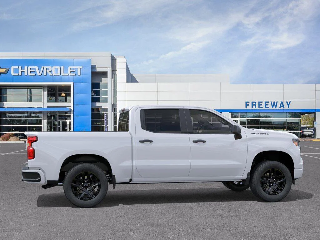 New 2026 Summit White Chevrolet Custom image 5