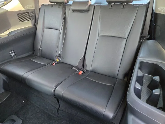Used 2025  Toyota XLE image 18