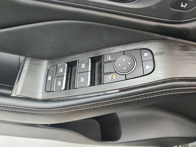 Used 2025 Gray Nissan SL image 34