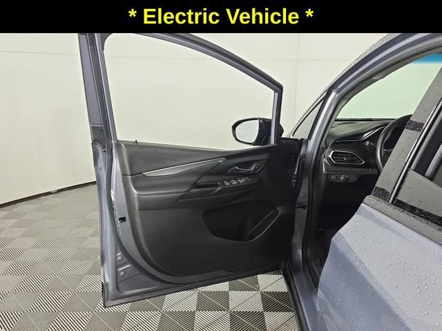 Used 2023 GRAY GHOST METALLIC Chevrolet 2LT image 21