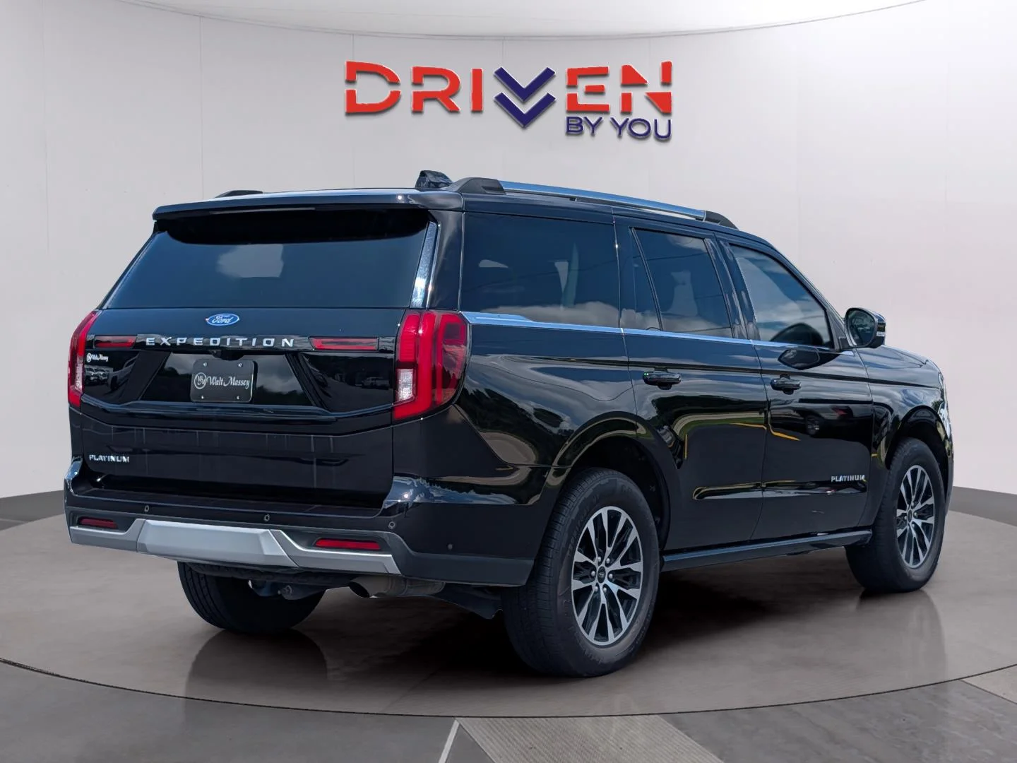 Used 2025 Agate Black Ford Platinum image 5