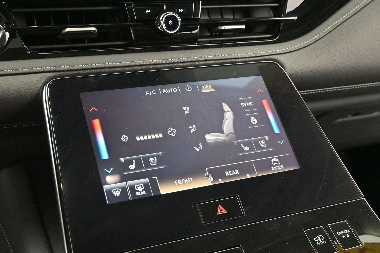 Used 2025 Black Obsidian INFINITI LUXE image 19